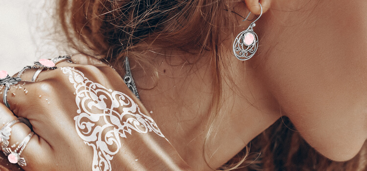 10 Stunning Rose Quartz Jewelry Pieces to Elevate Your Style